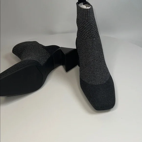 🩶NWT WOMENS VIVAIA MELISSA SQUARE TOE PERFORATED HEELED BOOTS SIZE 39 IN GREY - Picture 15 of 16